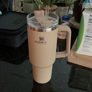 40 oz Stanley